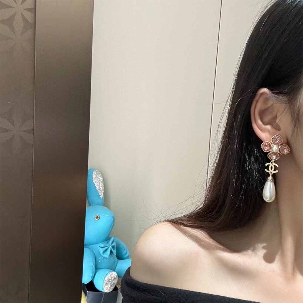 Ch**el PEARL EARRINGS