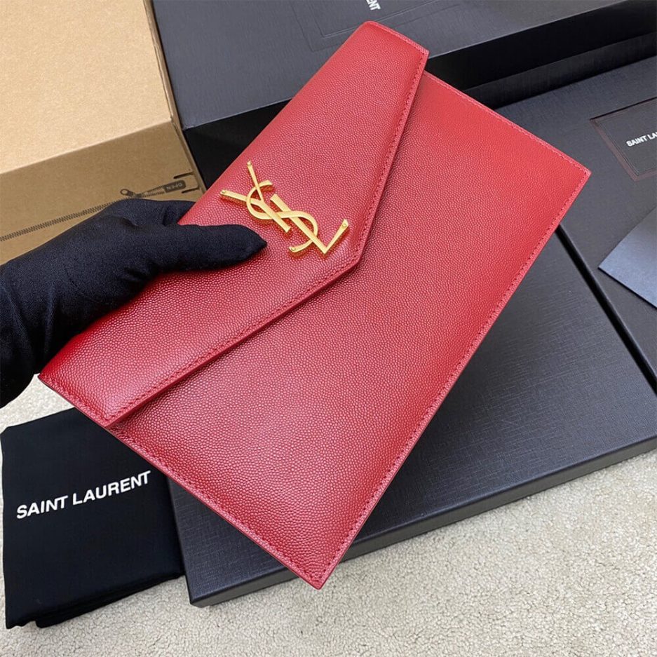 Y51 UPTOWN POUCH IN GRAIN DE POUDRE EMBOSSED LEATHER