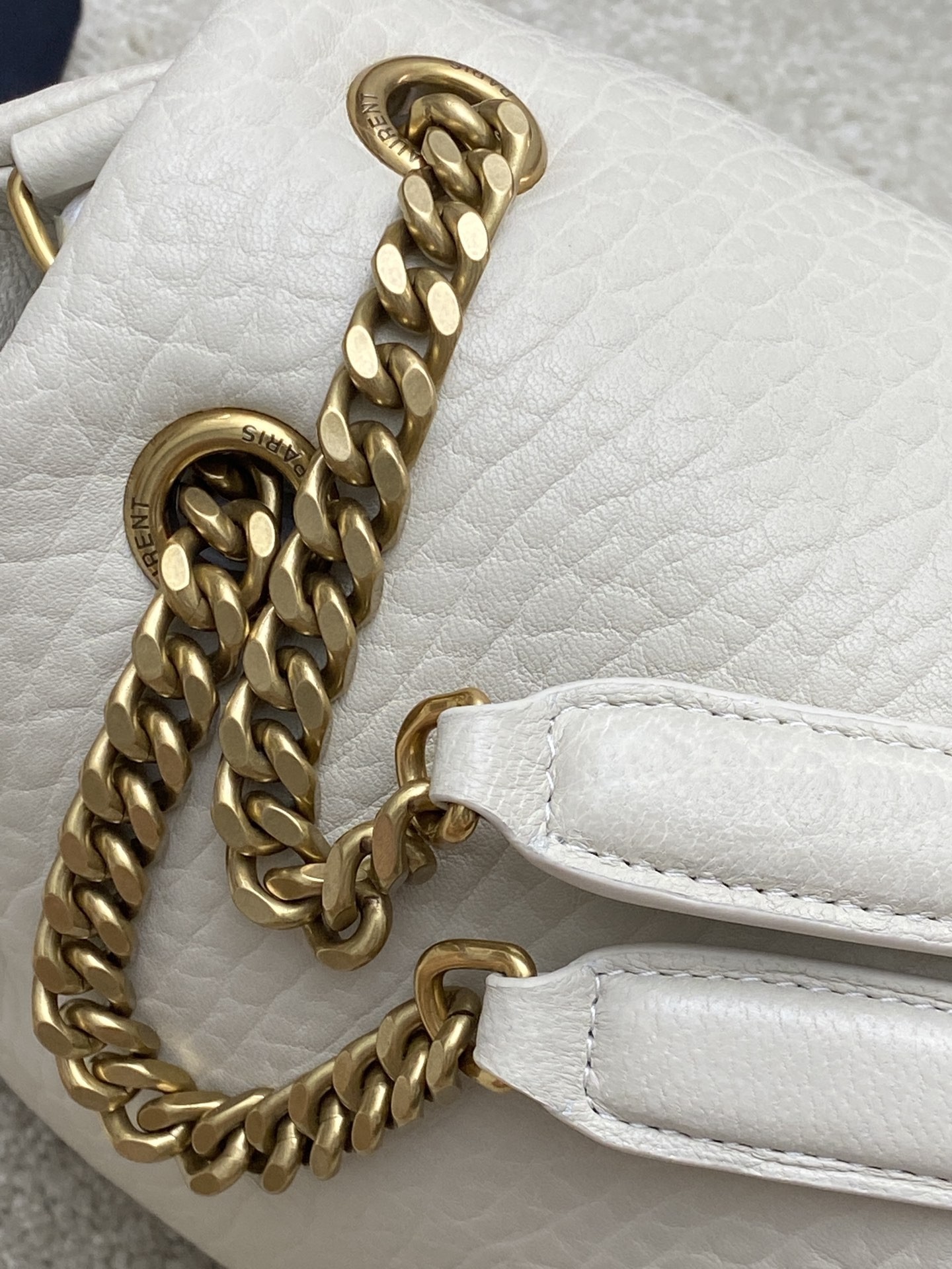Y51 Calypso large in grained lambskin (HIGH-END GRADE)